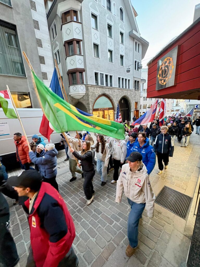 Livia Schuler na Cerimônia de Abertura em St. Moritz.